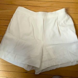 Aritizia Cohen shorts white